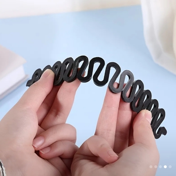 NEW》6 Piece Hair Braiding DIY Styling Tools French braids, pull thrus, bun maker - Picture 6 of 8